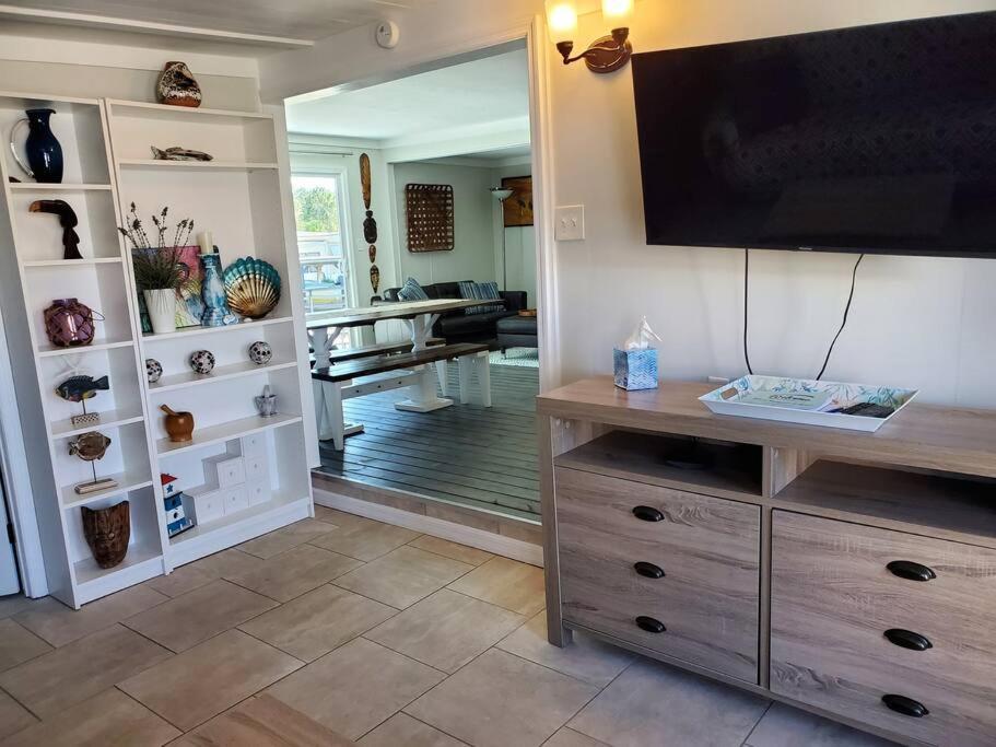 הוילה טבארס 3 Bed, 2 Bath, Waterfront, Dock, Large Driveway מראה חיצוני תמונה