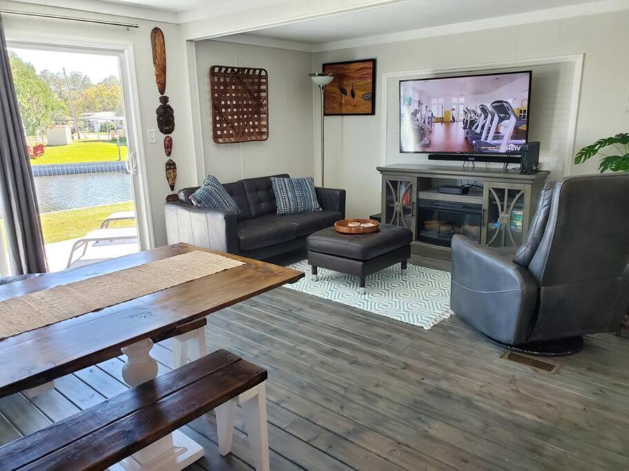 הוילה טבארס 3 Bed, 2 Bath, Waterfront, Dock, Large Driveway מראה חיצוני תמונה