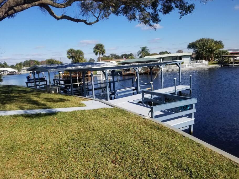 הוילה טבארס 3 Bed, 2 Bath, Waterfront, Dock, Large Driveway מראה חיצוני תמונה