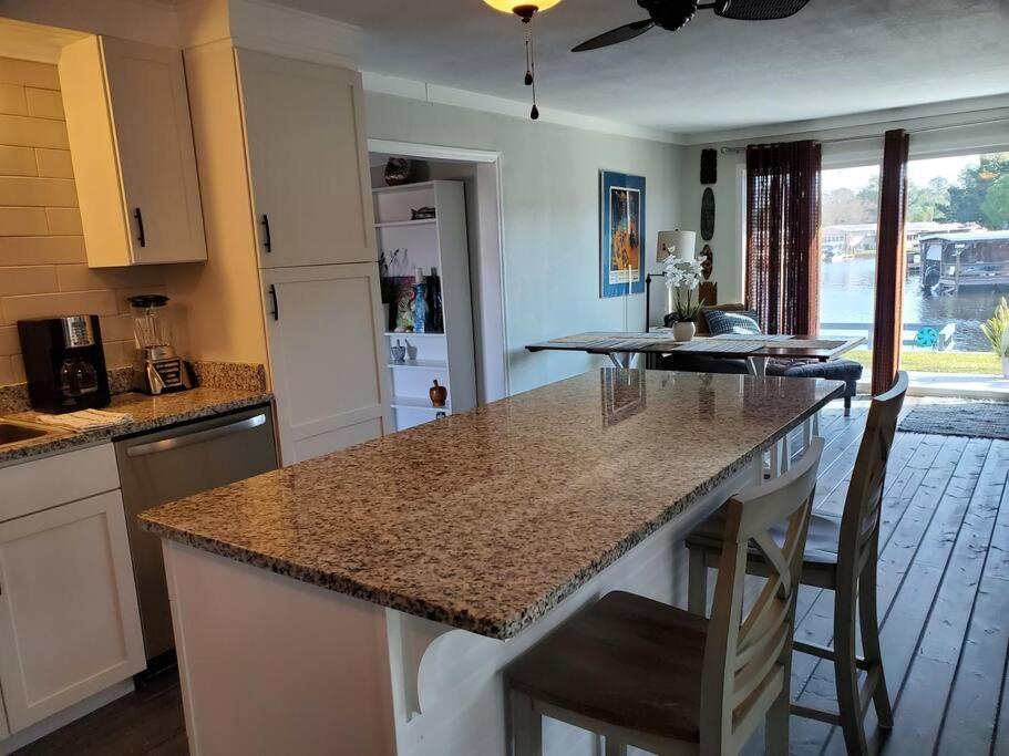 הוילה טבארס 3 Bed, 2 Bath, Waterfront, Dock, Large Driveway מראה חיצוני תמונה